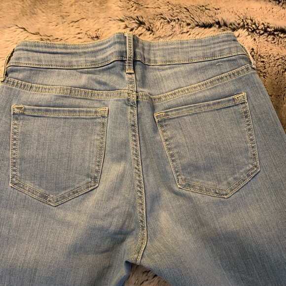 Old Navy Women’s light blue ROCK STAR Jeans - Picture 3 of 5